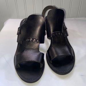 Leather wood heeled sandals